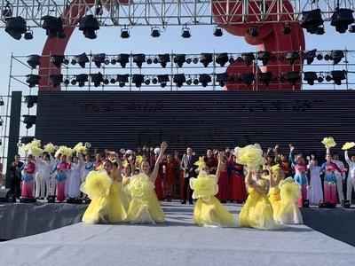 詩畫浙疆·情系天山 阿克蘇地區(qū)第三屆鄉(xiāng)村文化旅游節(jié)暨溫宿縣第八屆天山托木爾文化旅游節(jié)盛大開幕